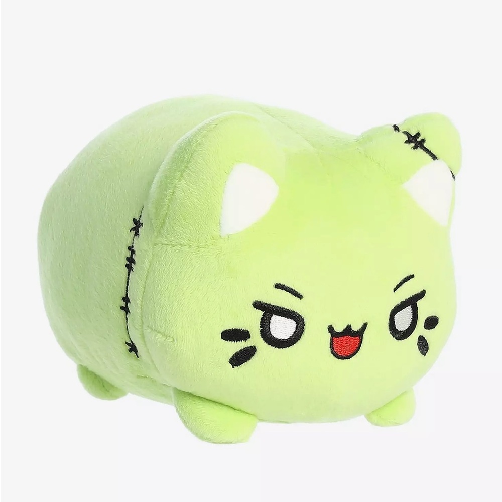 NWT Tasty Peach Meowchi Zombie Plush Hot Topic Exclusive
